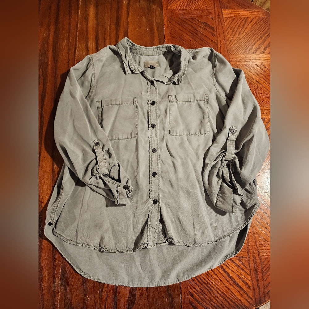 Universal Threads Button-up